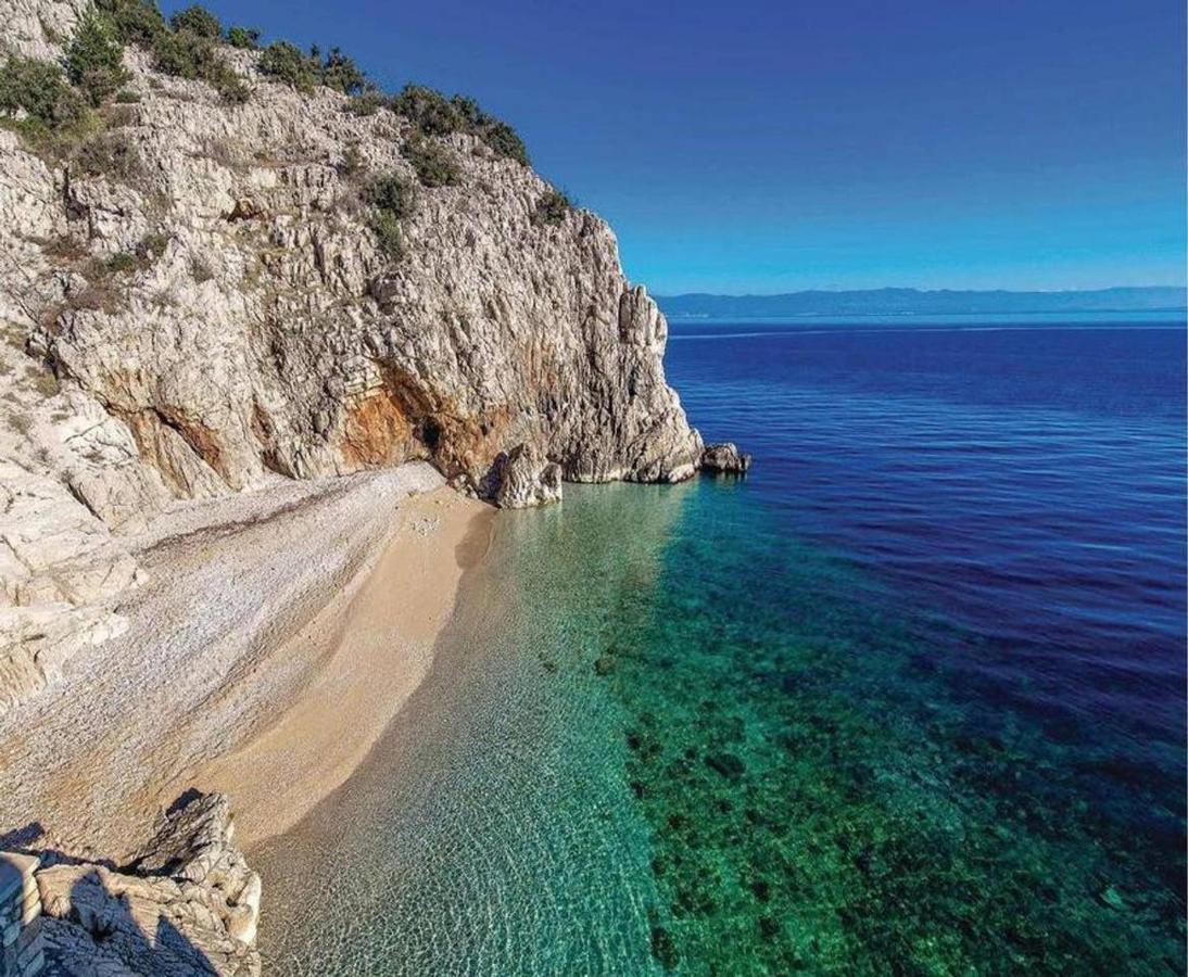 Boutique Mia, Amazing Location With Parking Opatija
